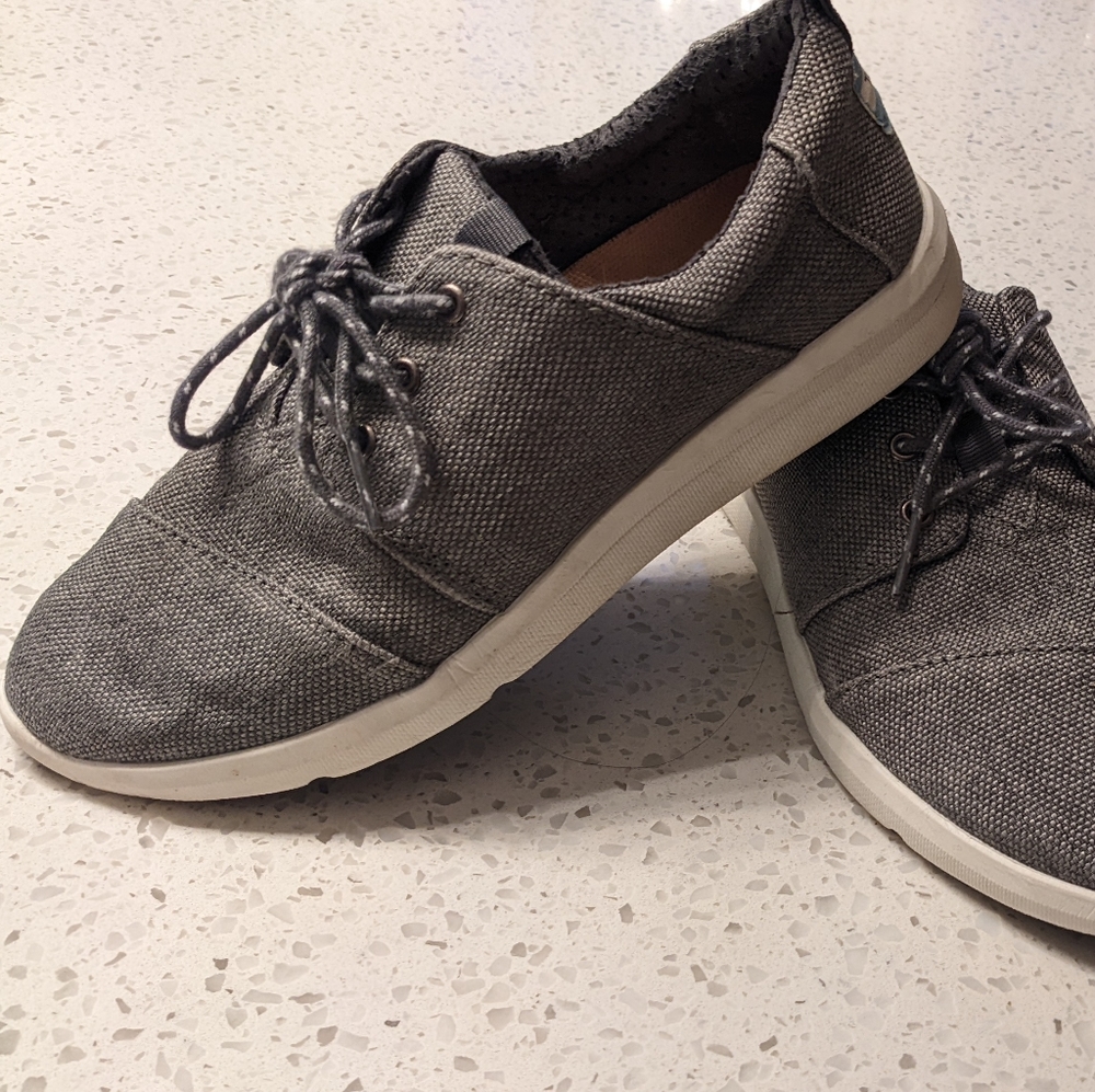 Grey canvas toms
